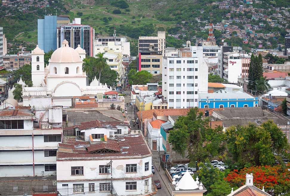 Barrios del centro de Tegucigalpa continúan sin recibir suministro de agua potable