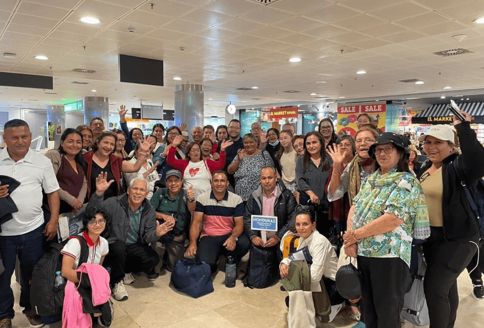 Hondureños se encuentran varados en Israel.