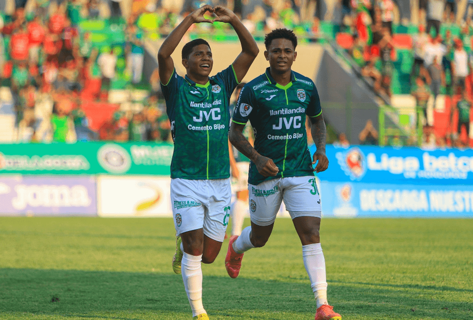 Marathón se queda con el clásico al derrotar 2-1 a Motagua por la jornada 12.