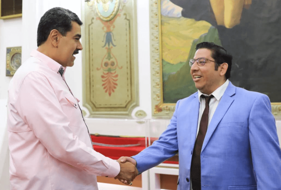 Ministro de Energía se reúne con presidente de Venezuela Nicolas Maduro.