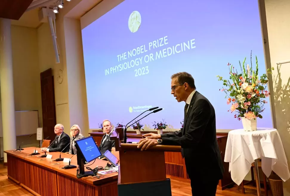 El Nobel de Medicina premia a los padres de la tecnología que permitió la vacuna del Covid-19