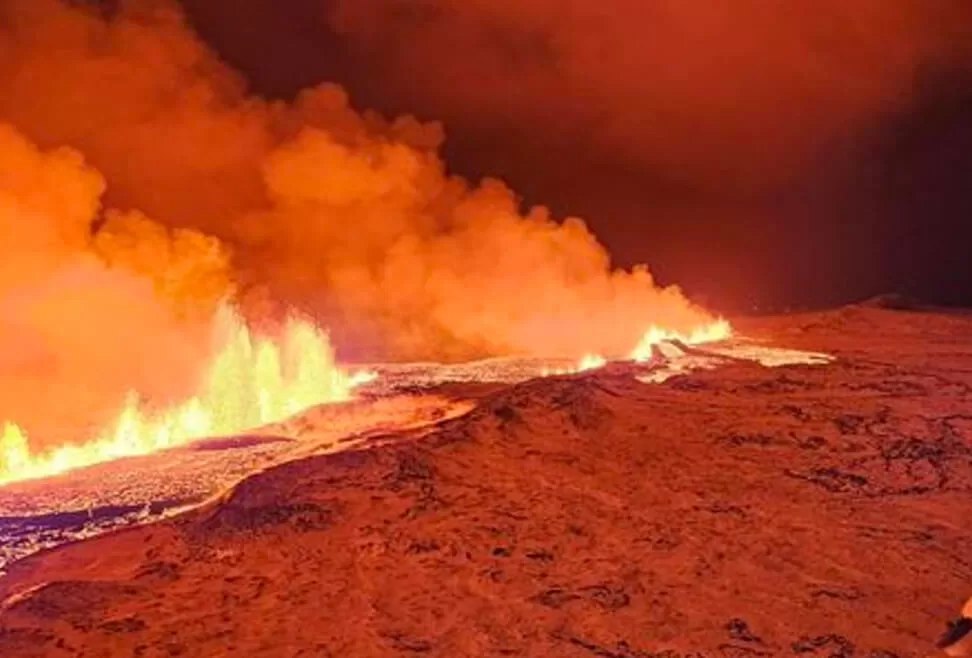 La actividad volcánica sigue reduciéndose tras la erupción de esta noche en Islandia