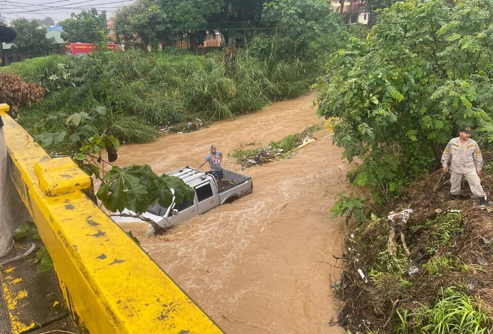 Más de ocho mil personas afectadas por frente frío en la zona Atlántica