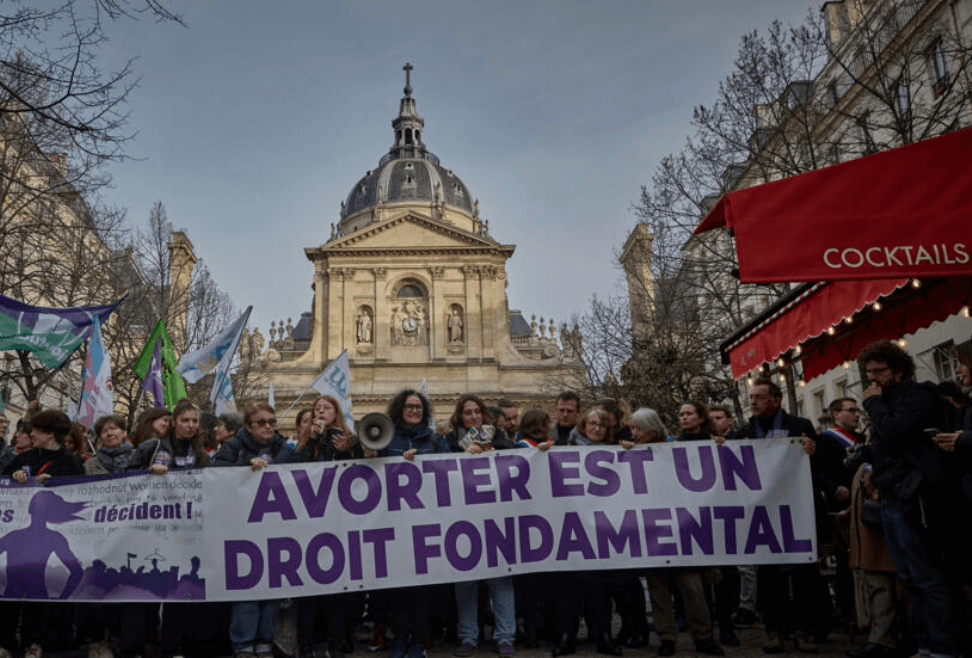 Francia, a las puertas de blindar el aborto en su Constitución