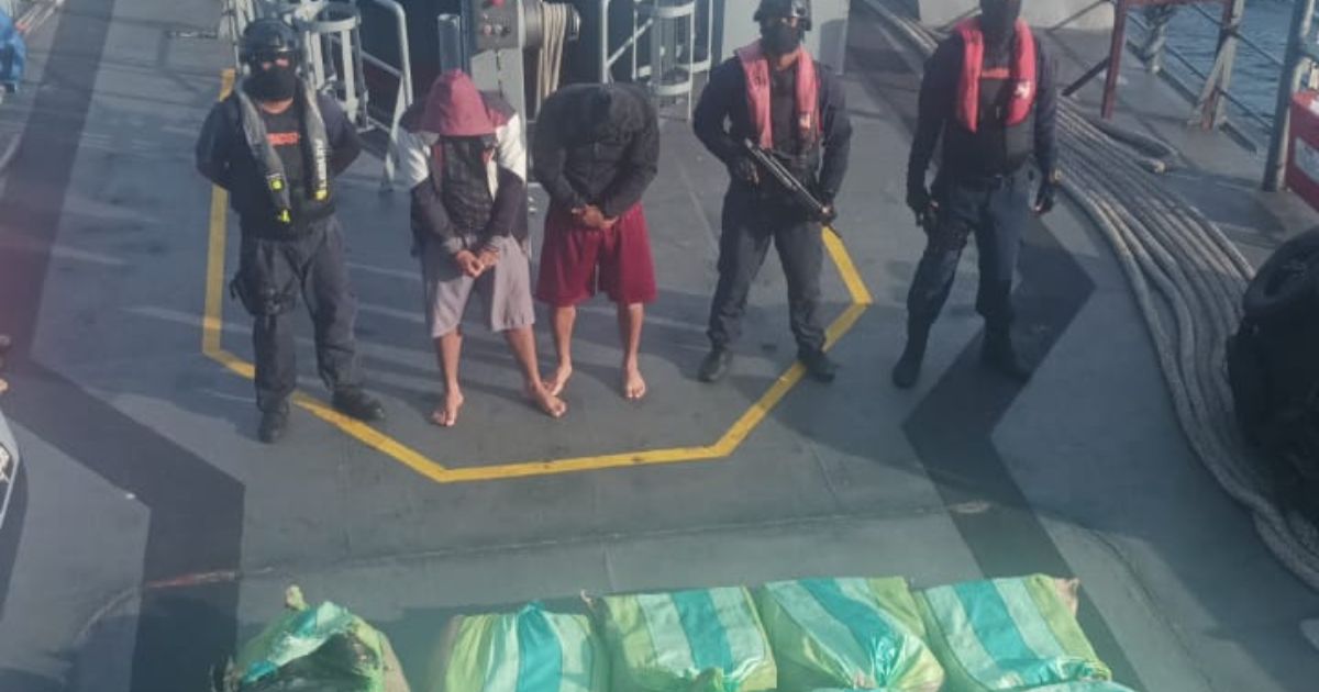 Ecuador: Capturan lancha con casi una tonelada de cocaína dirigida hacia América Central