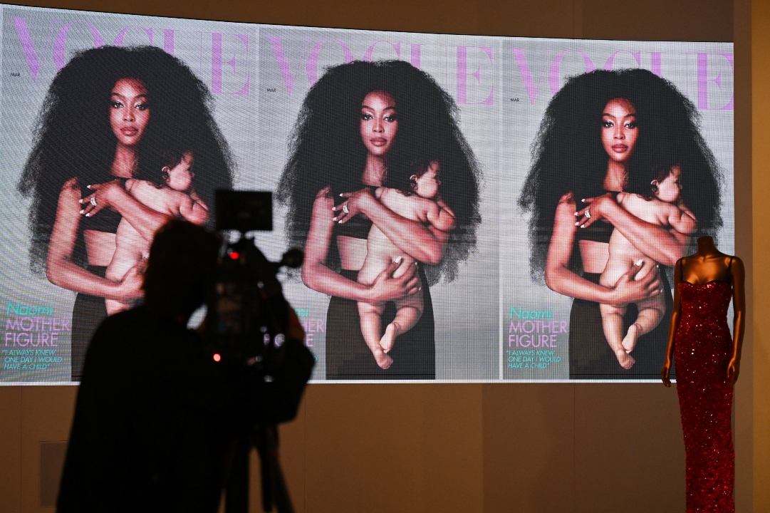 Museo londinense rinde homenaje a Naomi Campbell con exposición sobre una “leyenda de la moda”