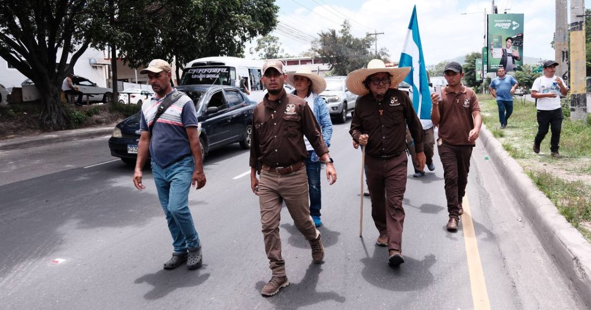 Ayuda humanitaria: Sacerdote Leopoldo Serrano llega a Tegucigalpa