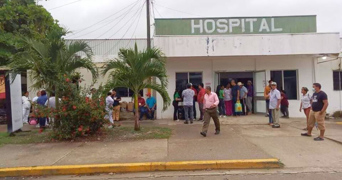 Continúa por quinto día huelga en hospital de Puerto Cortés