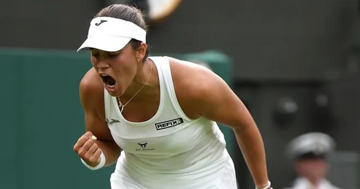 Jessica Bouzas sorprende en Wimbledon al derrotar a la campeona defensora