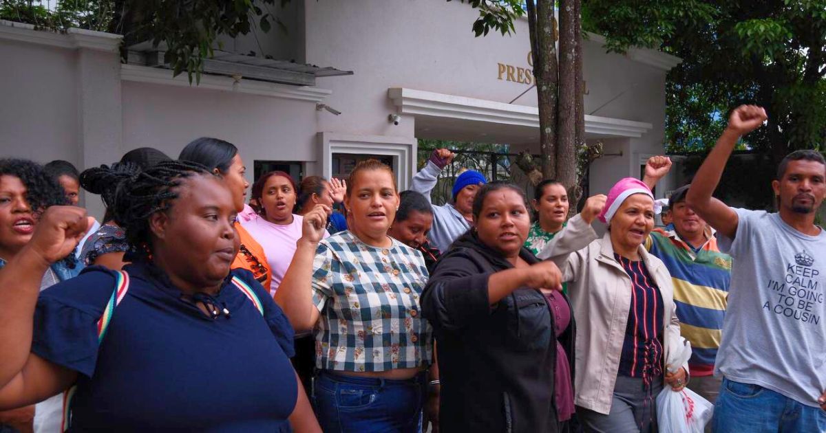 Residentes de Olanchito protestan por viviendas incompletas y falta de servicios (VIDEO)