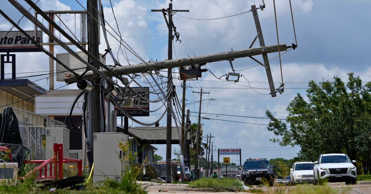 Houston enfrenta ola de calor y apagones tras el Huracán Beryl