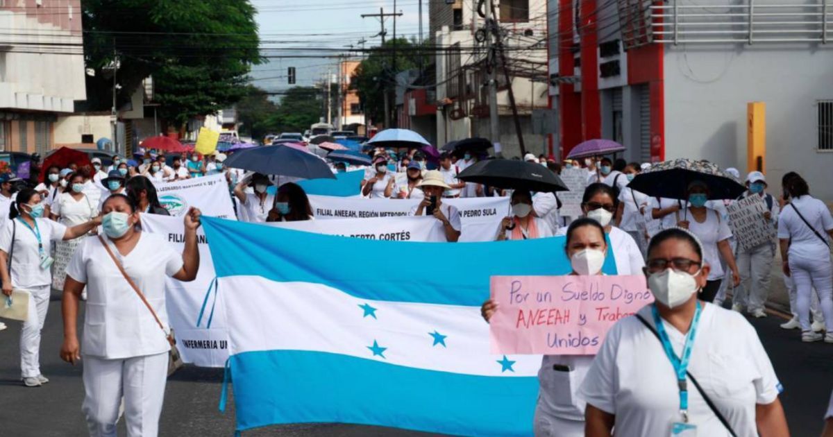 Crisis de enfermeras auxiliares: Paro en múltiples departamentos