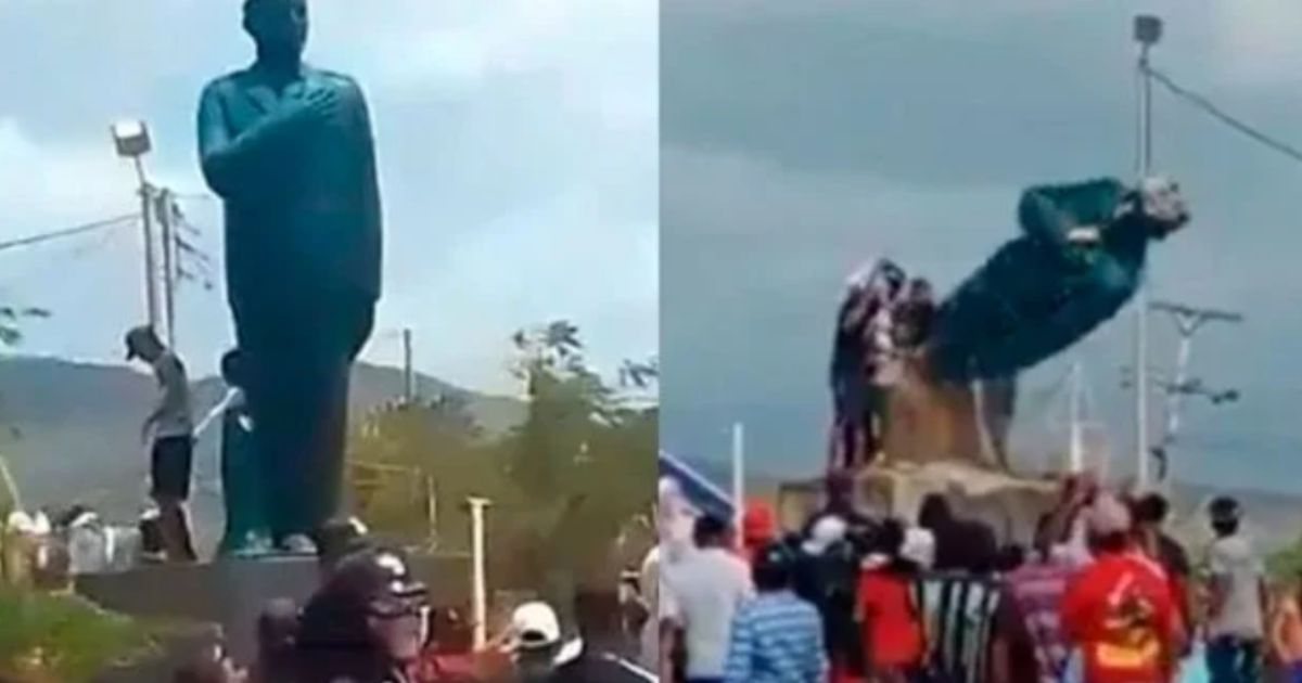 Venezolanos derriban estatuas de Chávez en protesta (VIDEO)