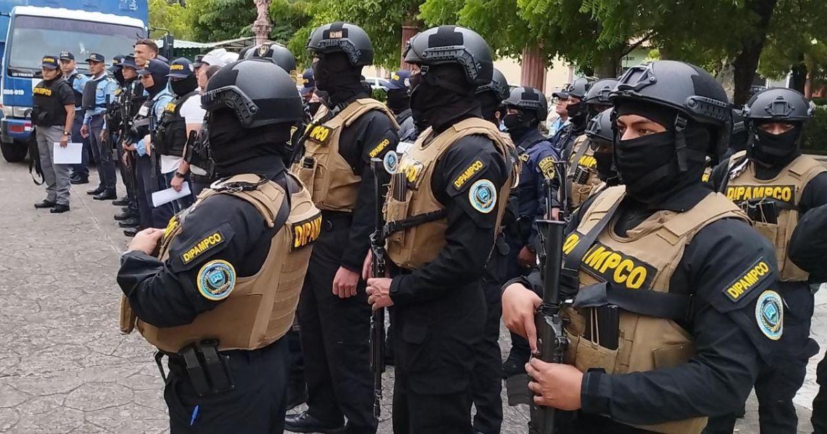 Nuevo uniforme para DIPAMPCO