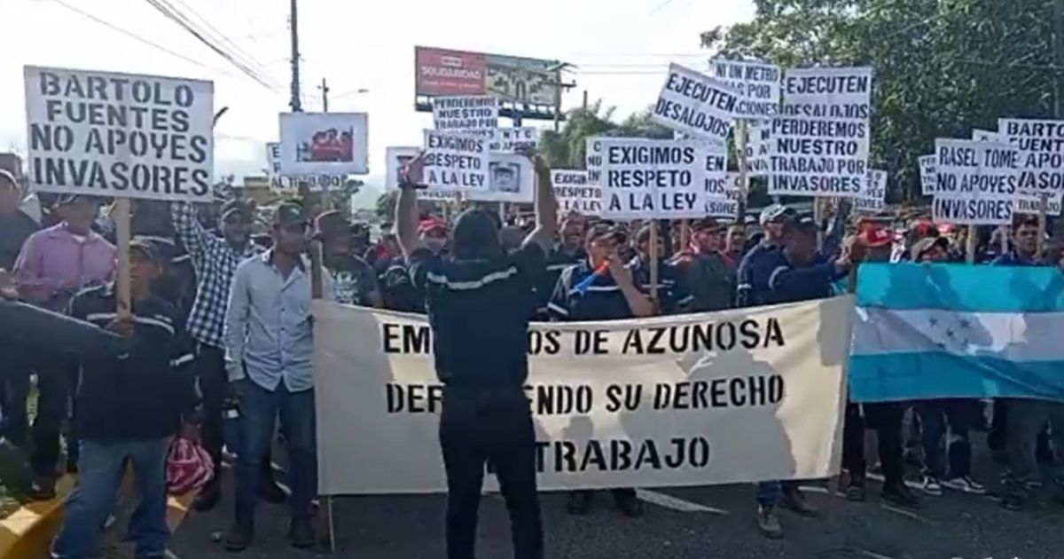 Manifestantes bloquean calles en El Progreso