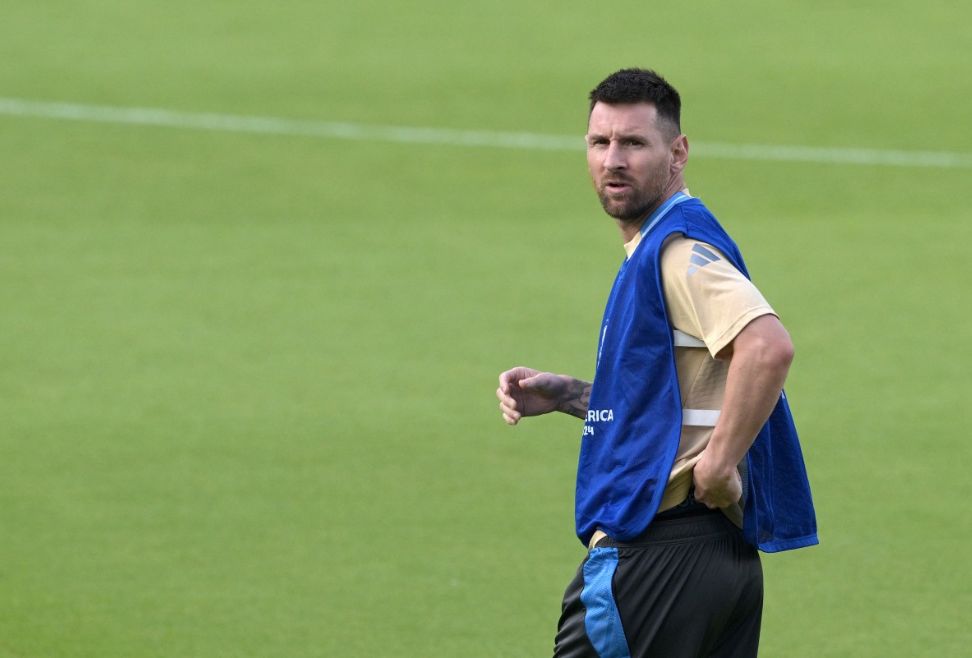 Messi entrena con Argentina