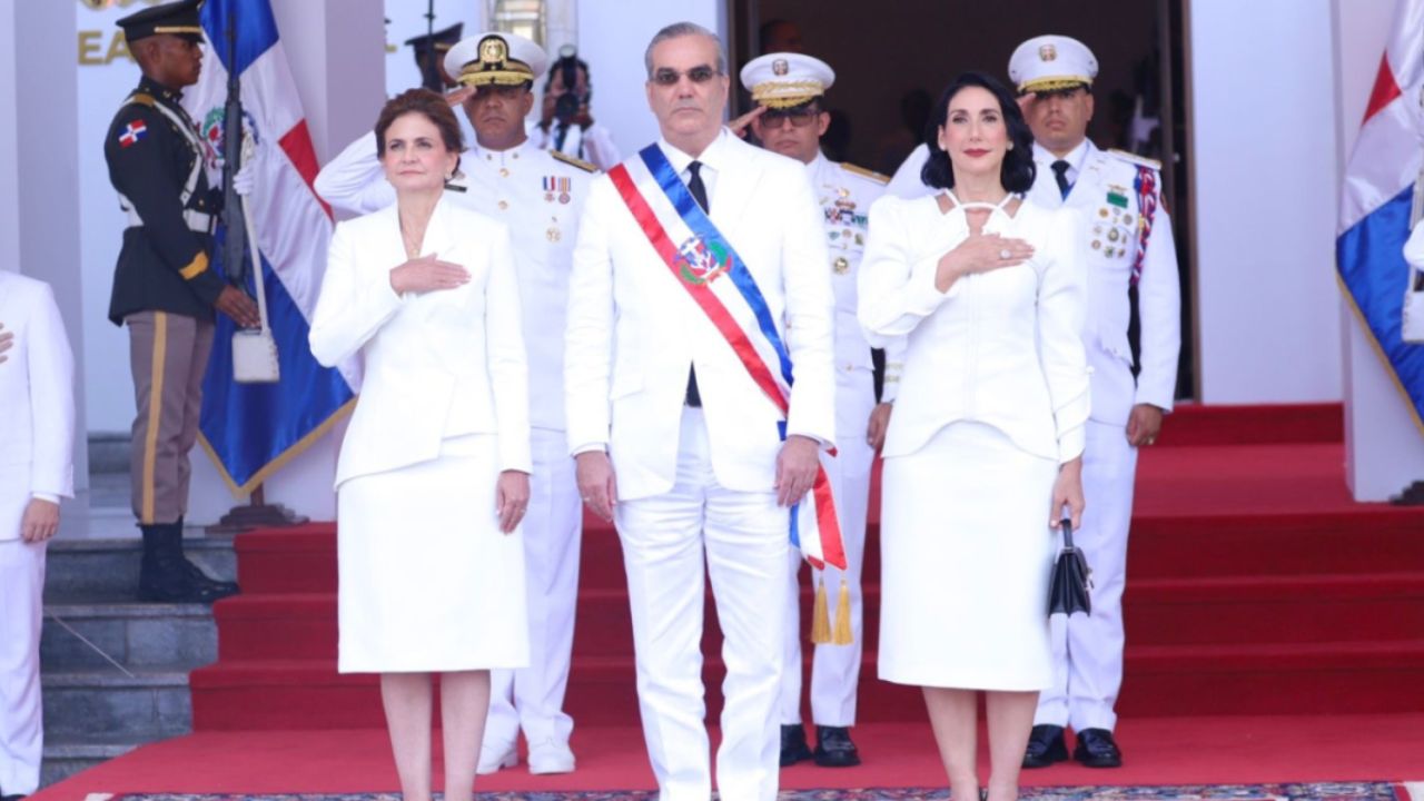 Luis Abinader asumió su segundo mandato presidencial en una ceremonia con jefes de Estado internacionales