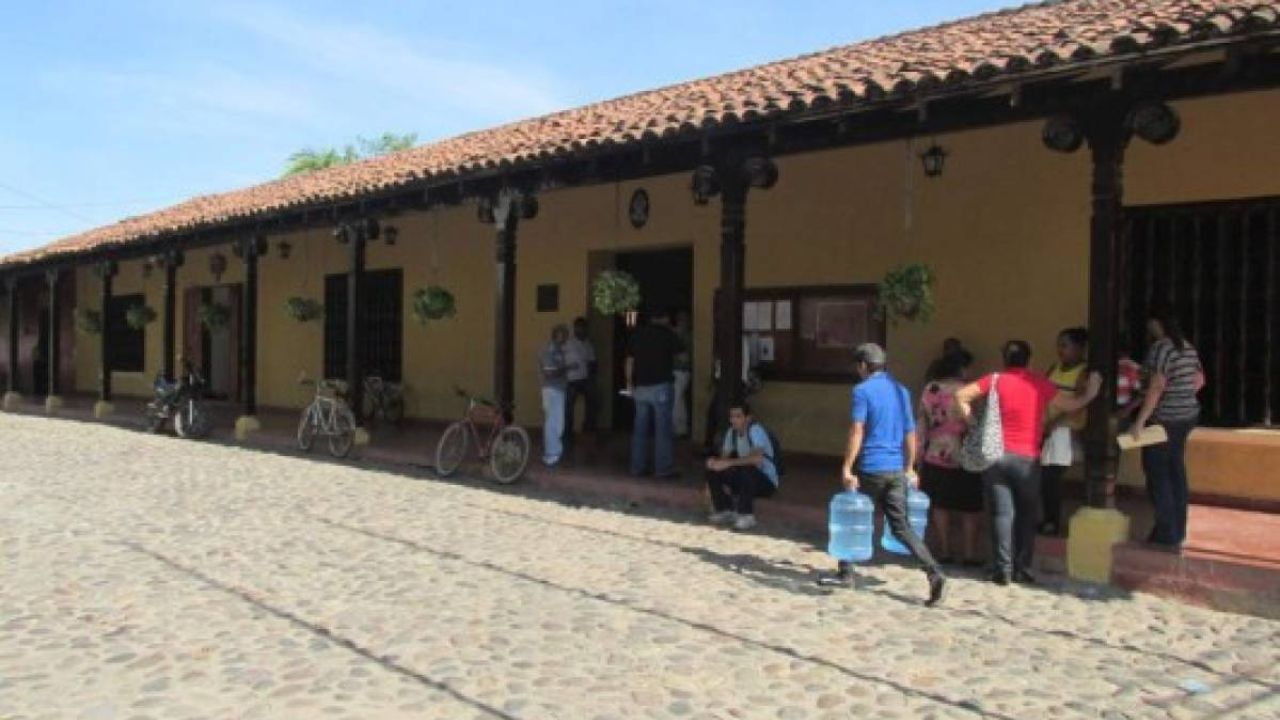 Protesta indefinida: Alcaldía de Choluteca continúa tomada por segundo día