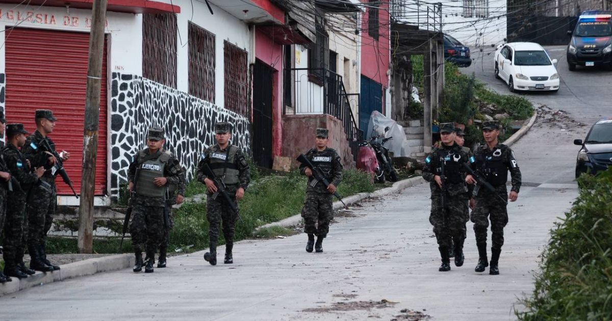 Militares desplegados para combatir un crimen organizado