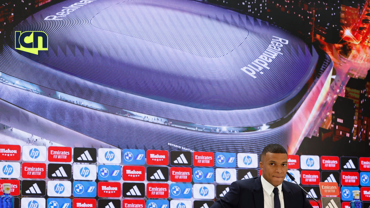 El francés Kylian Mbappé durante la rueda de prensa ofrecida tras su presentación como nuevo jugador del Real Madrid.