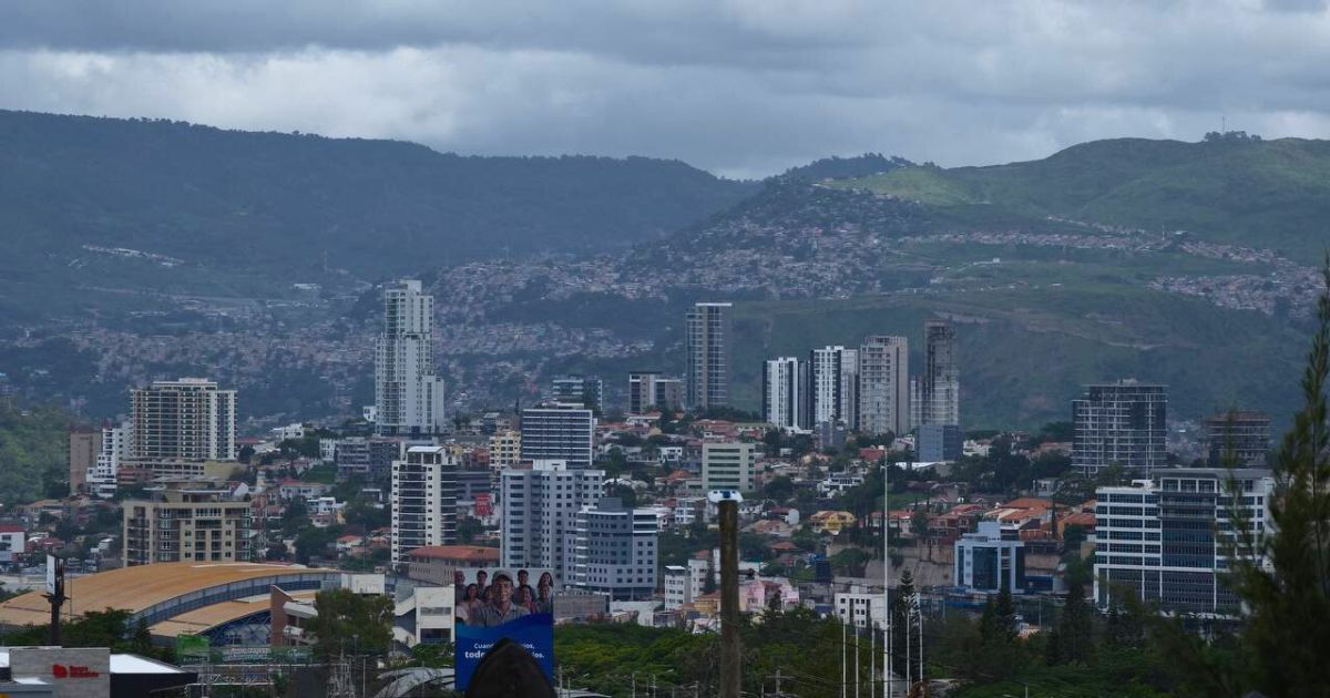 Pronostican lluvias y chubascos para este lunes en Honduras (video)