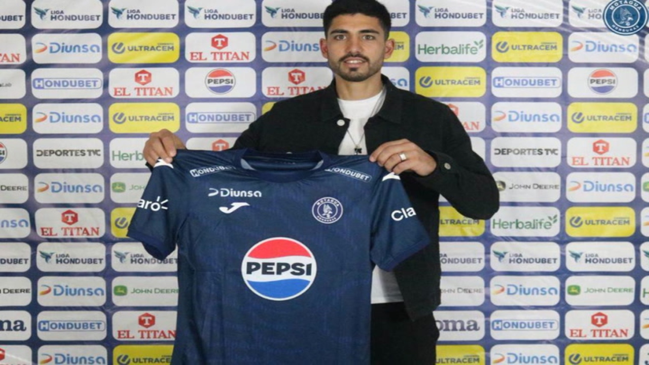 Motagua presenta nuevo fichaje, Sebastián Cardozo ya viste la camisa azul