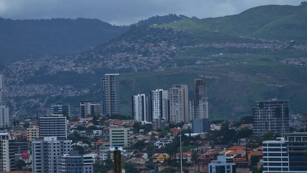 Lluvias con tormentas eléctricas en gran parte del país (video)