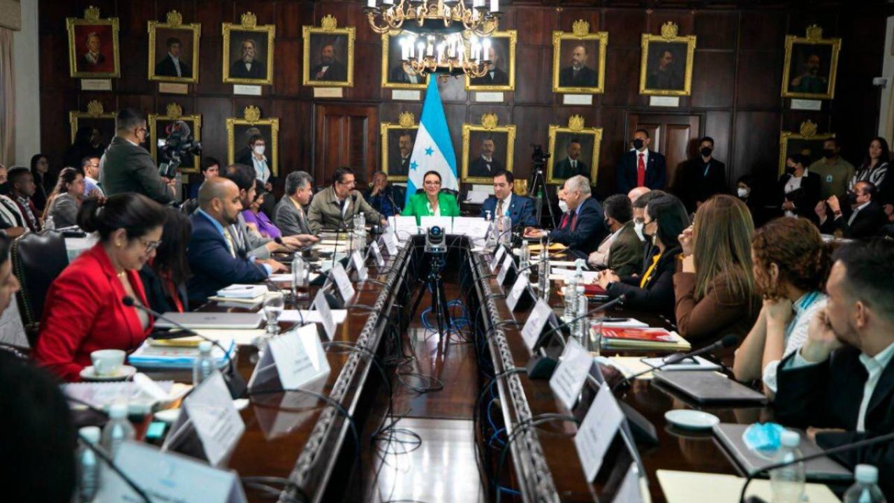 Gobierno aprueba presupuesto 2025: 23 mil millones más que en 2024 (comunicado)