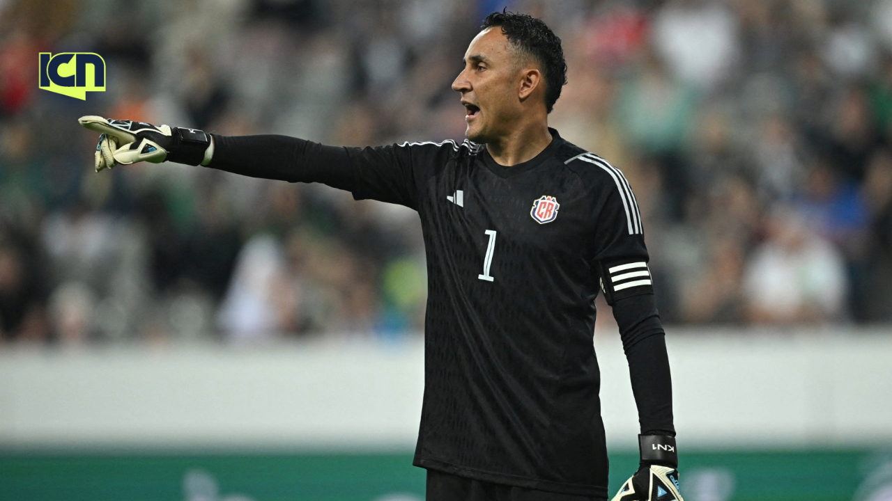 Keylor Navas entrena con el Saprissa