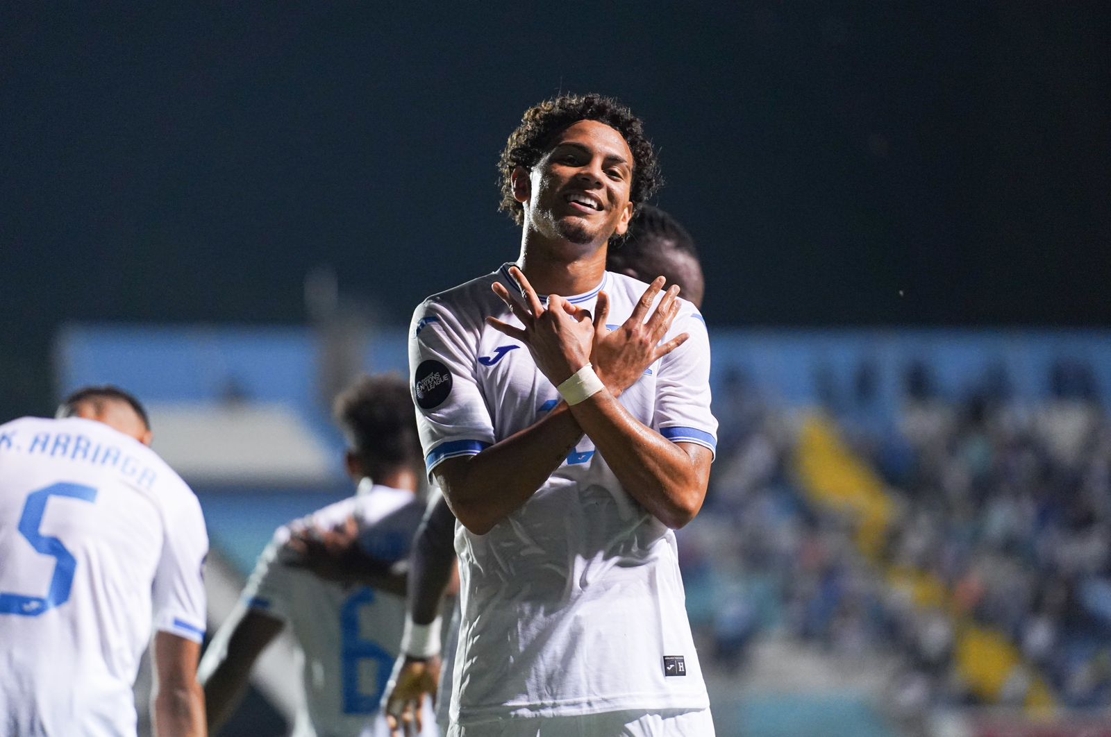 Honduras debuta con goleada en la Nations League